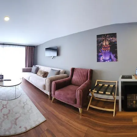Taksim Gokotta Suite